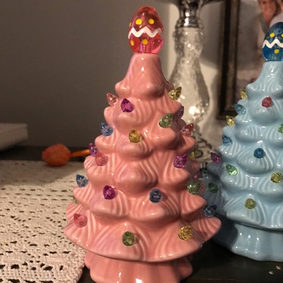 Retro Lighted Ceramic Easter Trees/Accents - Picture 6 of 11